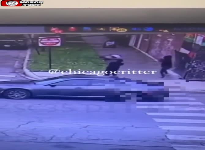 Video :Chicago security footage shows a gang execution (Warning - disturbing)